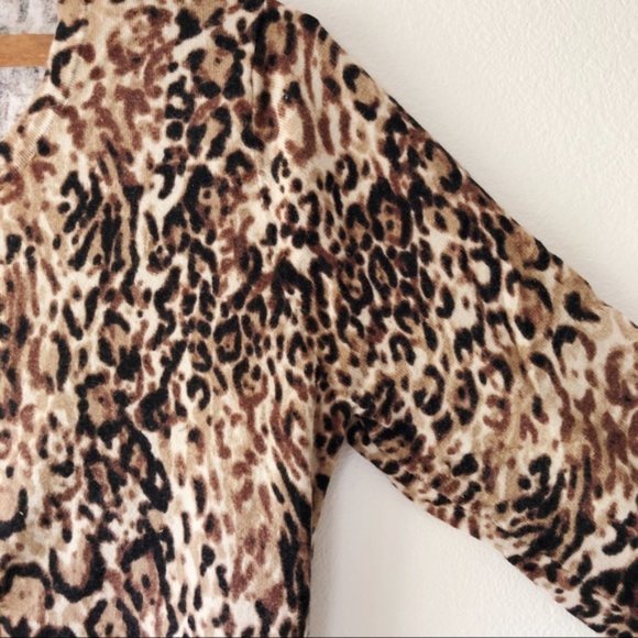 Cheetah animal‎ print knit button cardigan sweater Merona target M - Picture 3 of 6